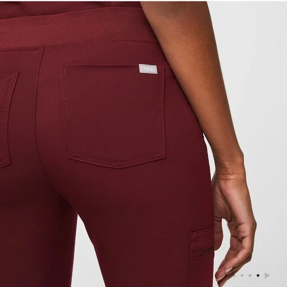 FIGS Technical Collection Jogger Pants Size Medium Maroon Drawstring Elastic - Picture 5 of 16